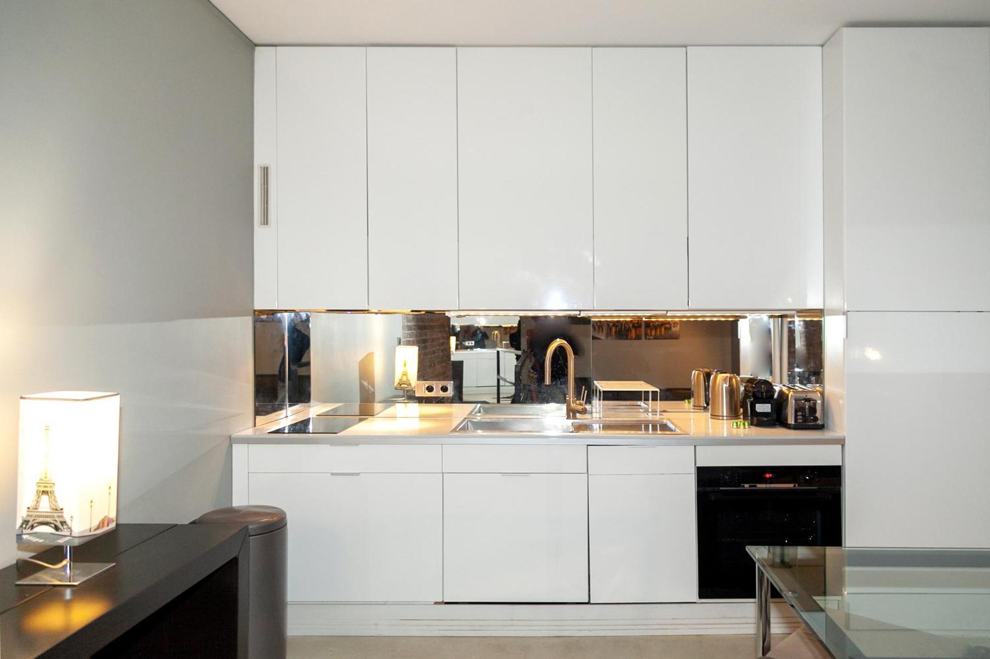 Loft Atypique Avec Terrasse, Calme Et Cosy Lejlighed Paris Eksteriør billede