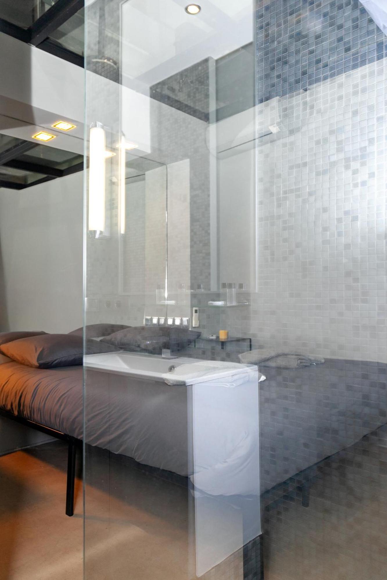 Loft Atypique Avec Terrasse, Calme Et Cosy Lejlighed Paris Eksteriør billede