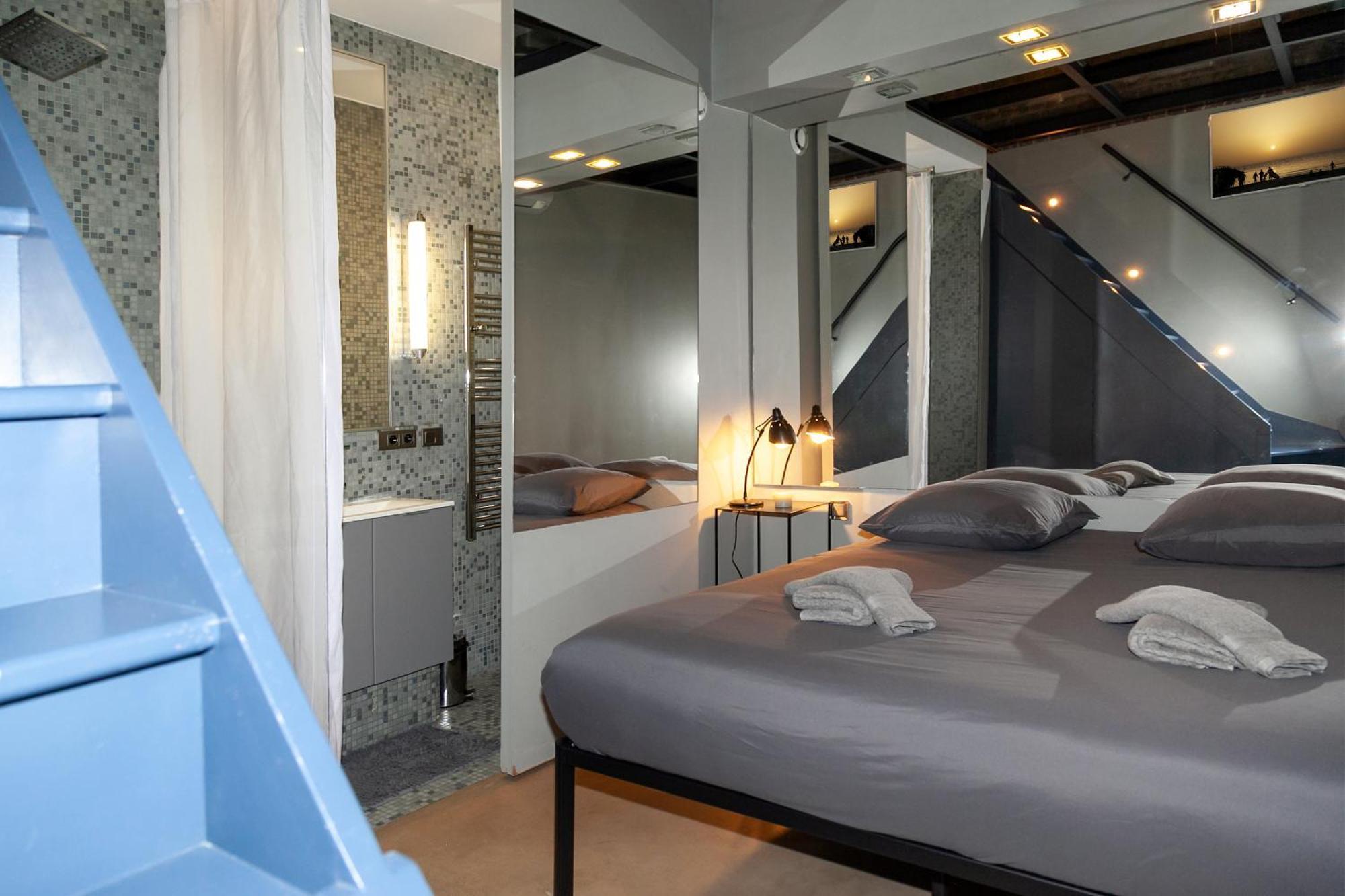 Loft Atypique Avec Terrasse, Calme Et Cosy Lejlighed Paris Eksteriør billede