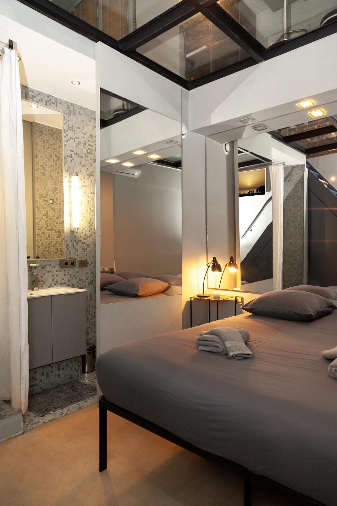 Loft Atypique Avec Terrasse, Calme Et Cosy Lejlighed Paris Eksteriør billede